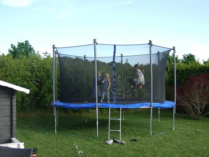 kids playing in the trampoline